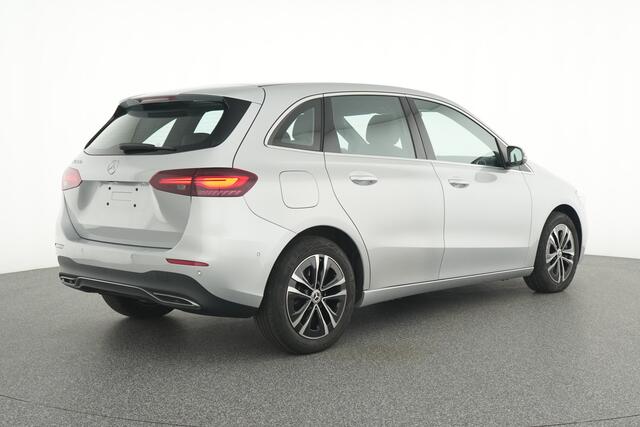 Mercedes-Benz B-KLASSE 250 e Plug-In Hybride Trekhaak | Ledkoplampen | Parkeerpakket met achteruitrijcamera | EASY PACK achterklep | Stoelverwarming. Inclusief 24 maanden Mercedes-Benz Certified garantie voor Europa.