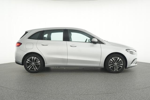 Mercedes-Benz B-KLASSE 250 e Plug-In Hybride Trekhaak | Ledkoplampen | Parkeerpakket met achteruitrijcamera | EASY PACK achterklep | Stoelverwarming. Inclusief 24 maanden Mercedes-Benz Certified garantie voor Europa.