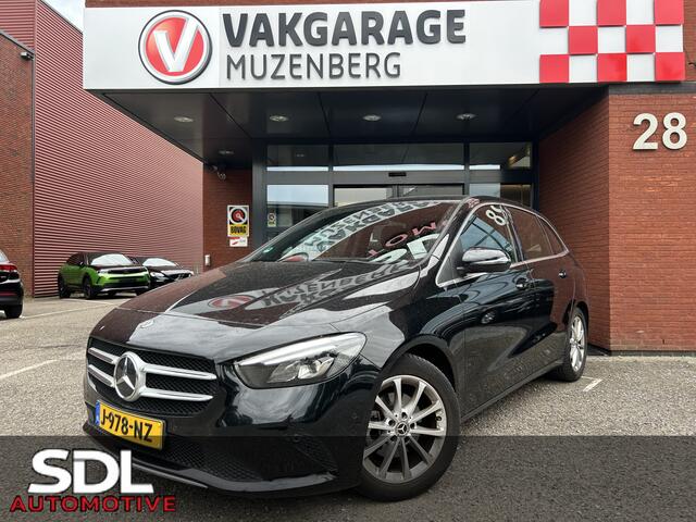 Mercedes-Benz B-KLASSE 180 Advantage // FULL LED // NAVI + CARPLAY // CAMERA // PDC V+A // STOELVERWARMING // ELEK. KOFFERKLEP