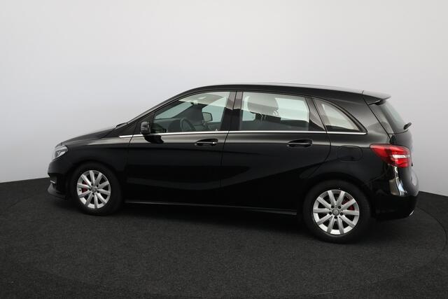 Mercedes-Benz B-KLASSE 180 d/ EERSTE EIGENAAR!/ D-Riem verv: 97.000 KM!/ Camera/ Apple + Android/ Zwarte-Hemel/ LED Koplampen/ PDC V+A/ Stoelverw./ Keyless-GO/ Cruise/ Bluetooth/ Multi. LEDER. Stuur/ Chroom.