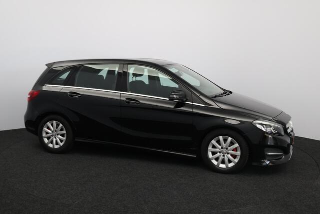 Mercedes-Benz B-KLASSE 180 d/ EERSTE EIGENAAR!/ D-Riem verv: 97.000 KM!/ Camera/ Apple + Android/ Zwarte-Hemel/ LED Koplampen/ PDC V+A/ Stoelverw./ Keyless-GO/ Cruise/ Bluetooth/ Multi. LEDER. Stuur/ Chroom.