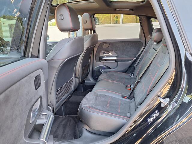 Mercedes-Benz B-KLASSE 180 Business Solution AMG | Panoramadak | Trekhaak Afneembaar | Night Pakket | Achteruitrijcamera | Memory Pakket | Sfeerverlichting | Stoelverwarming | Advanced Sound System | Dodehoekassistentie | Multibeam LED | Keyless-GO | Elektrisch Bedienbare Achte