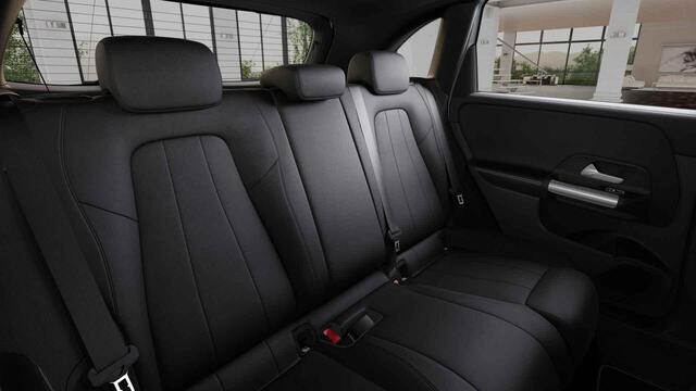 Mercedes-Benz B-KLASSE 250 e Luxury Line | Trekhaak wegklapbaar | Dodehoekassistent | Getint glas |
