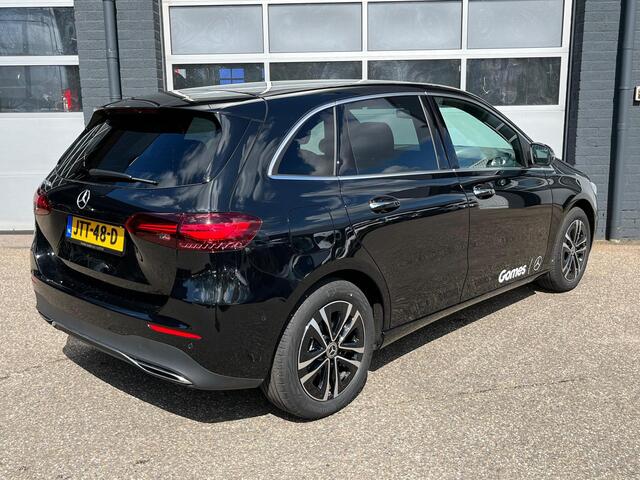 Mercedes-Benz B-KLASSE 250 e Business Solution Luxury Line | Dodehoekassistent | Stoelverwarming | Sfeerverlichting | Apple CarPlay | Android Auto | Donkergetint Glas Achter | Elektrische Achterklep | Elektrisch Inklapbare Buitenspiegels | Achteruitrijcamera | Parkeersensoren