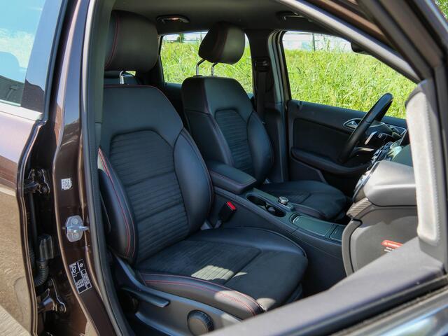 Mercedes-Benz B-KLASSE 180 Business Solution AMG Upgrade Edition | CAMERA | TREKHAAK | NAVIGATIE |