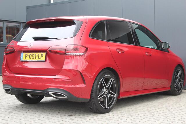 Mercedes-Benz B-KLASSE 200 Business Solution AMG | Incl. 12 Maanden garantie | Stoelverwarming | Elektrische trekhaak | Cruise control | Climate control | Parkeersensoren | Parkeercamera | Navigatie |