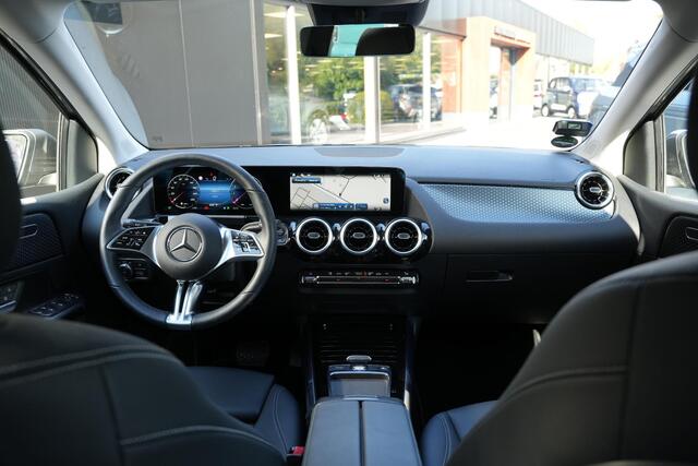 Mercedes-Benz B-KLASSE 180 Progressive Line Advanced Trekhaak Winterpakket MBUX Navi Camera