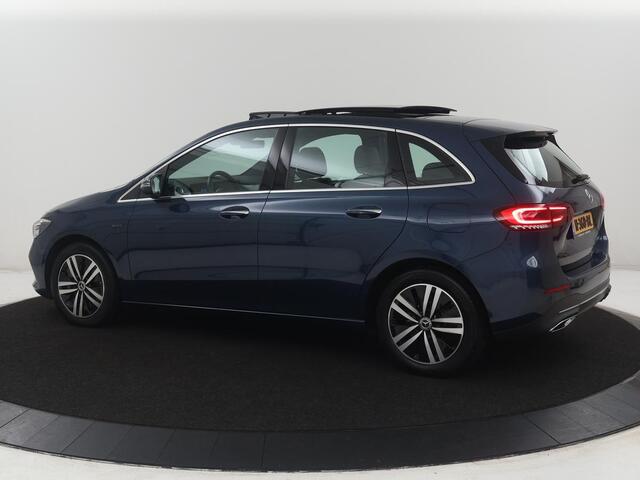 Mercedes-Benz B-KLASSE 250 e Business Solution Luxury Limited | SOH 97,5% | Panoramadak | Memory | Leder | Cruise control | Stoelverwarming | Sfeerverlichting | Elektrische achterklep | Camera | Park assist
