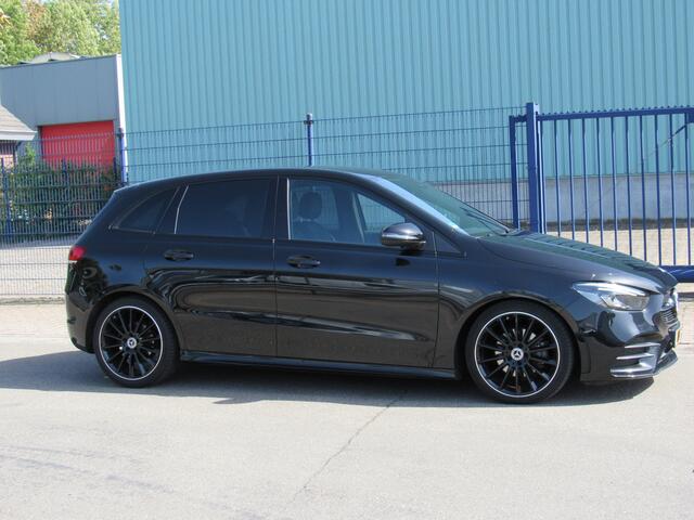 Mercedes-Benz B-KLASSE 180 Business Solution AMG widescreen-camera- 19 inch