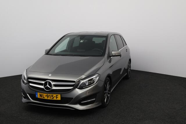 Mercedes-Benz B-KLASSE 180 Business Solution/ Trekhaak/ 18'' LMV/ LED Koplampen/ Camera/ Keyless-GO/ Stoelverw./ Zwarte-Hemel/ Sportstoelen/ Navi/ Bluetooth/ Multi. Sportstuur/ PDC V+A/ Chroom/ Extra getint glas.