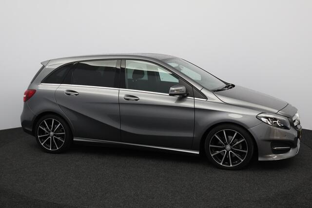 Mercedes-Benz B-KLASSE 180 Business Solution/ Trekhaak/ 18'' LMV/ LED Koplampen/ Camera/ Keyless-GO/ Stoelverw./ Zwarte-Hemel/ Sportstoelen/ Navi/ Bluetooth/ Multi. Sportstuur/ PDC V+A/ Chroom/ Extra getint glas.