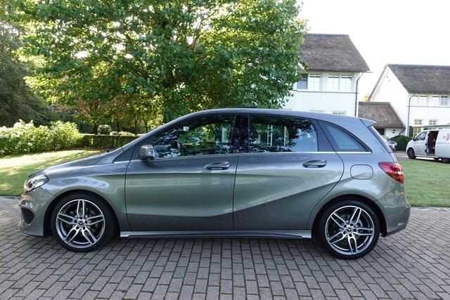 Mercedes-Benz B-KLASSE 180 Business Solution AMG | 1ste eigenaar | Panorama dak | Stoelverwarming | Navi | NAP | LED |