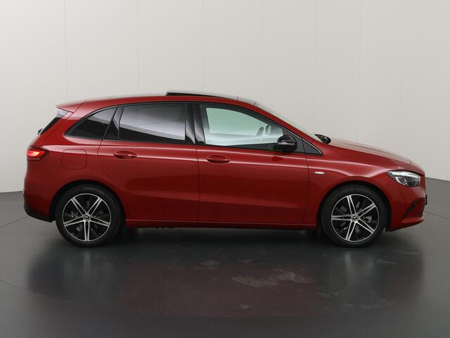 Mercedes-Benz B-KLASSE 250 e Business Solution Luxury Night | Panoramadak | Trekhaak wegklapbaar| Stuurwielverwarming |