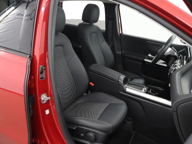 Mercedes-Benz B-KLASSE 250 e Business Solution Luxury Night | Panoramadak | Trekhaak wegklapbaar| Stuurwielverwarming |