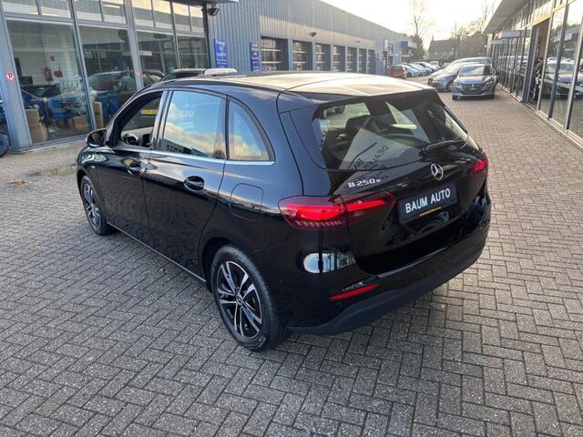Mercedes-Benz B-KLASSE 250E AUTOMAAT LUXURY LINE NAVI PDC-CAMRERA STOELVW.