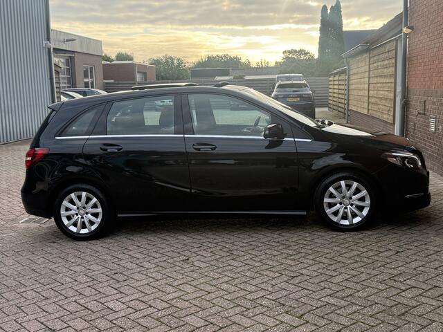 Mercedes-Benz B-KLASSE 180 Lease Edition Plus | AUTOMAAT | PANO | TREKHAAK | CAMERA | NAVI | CRUISE |