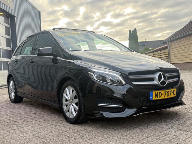 Mercedes-Benz B-KLASSE 180 Lease Edition Plus | AUTOMAAT | PANO | TREKHAAK | CAMERA | NAVI | CRUISE |