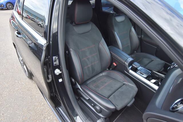 Mercedes-Benz B-KLASSE 180 Business Solution AMG , TREKHAAK , A UITRIJ CAM , LED KOPL , NAVI , V ST VERW ,
