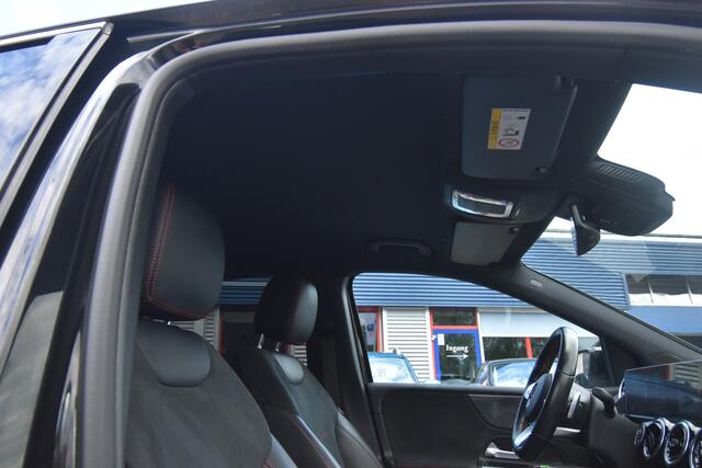 Mercedes-Benz B-KLASSE 180 Business Solution AMG , TREKHAAK , A UITRIJ CAM , LED KOPL , NAVI , V ST VERW ,