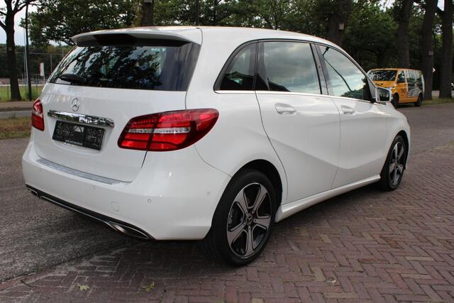 Mercedes-Benz B-KLASSE 180 Blue Efficiency Ambition LED, Navi, Half Leer, Garantie!