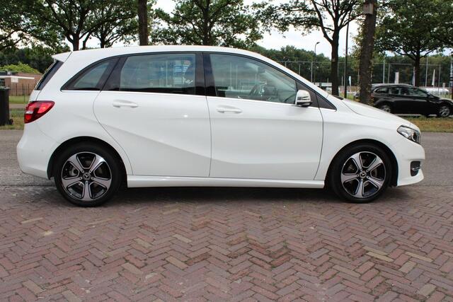 Mercedes-Benz B-KLASSE 180 Blue Efficiency Ambition LED, Navi, Half Leer, Garantie!