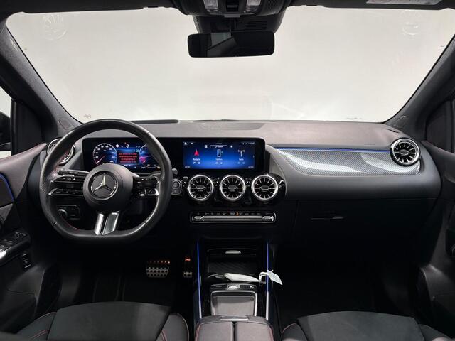 Mercedes-Benz B-KLASSE 180 AMG Line | Panoramadak | Elektrisch verstelbare stoelen | Stoelverwarming | 360º Camera |