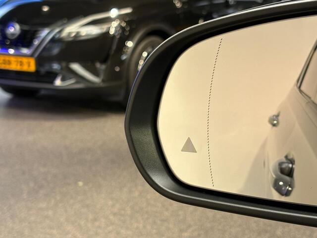 Mercedes-Benz B-KLASSE 180 AMG Line | Panoramadak | Elektrisch verstelbare stoelen | Stoelverwarming | 360º Camera |