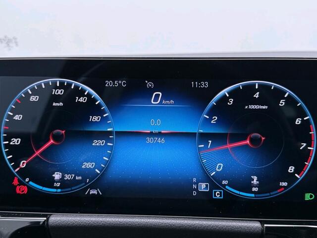 Mercedes-Benz B-KLASSE 180 Business Solution Ledkoplampen | Parkeerpakket met achteruitrijcamera | Stoelverwarming | Spiegelpakket. Inclusief 24 maanden Mercedes-Benz Certified garantie voor Europa.