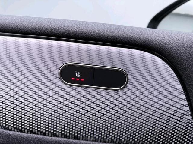Mercedes-Benz B-KLASSE 180 Business Solution Ledkoplampen | Parkeerpakket met achteruitrijcamera | Stoelverwarming | Spiegelpakket. Inclusief 24 maanden Mercedes-Benz Certified garantie voor Europa.
