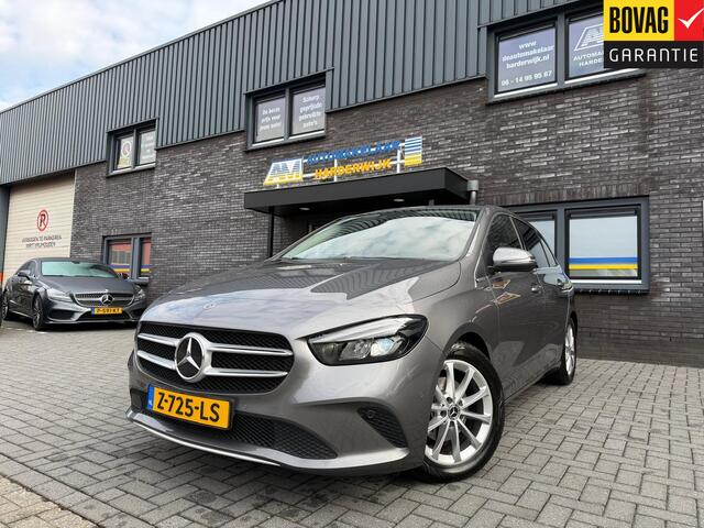 Mercedes-Benz B-KLASSE 180 Business Solution AMG | 1E EIGENAAR | 3/6/12MND GARANTIE | LEDER | LED | AUTOMAAT | DAB | CARPLAY | CRUISE | CLIMA | STOELVERWM. |