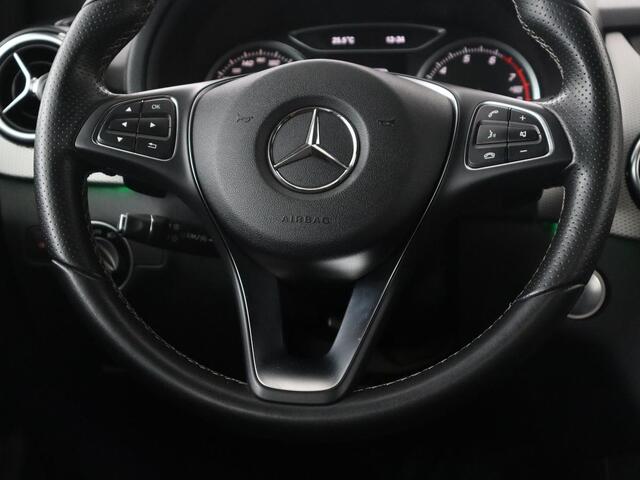 Mercedes-Benz B-KLASSE 200 Prestige | Panoramadak | Half leder | Stoelverwarming | Cruise control | Navigatie | Bluetooth | Climate control | Park assist | Full LED | 17" velgen