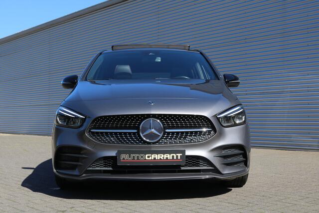 Mercedes-Benz B-KLASSE 200 Aut AMG Pakket AMG NightPakket (Panoramadak Sportleder Navi/Camera Sfeer Trekhaak Full-Led PrivacyGlass Pdc V+A)