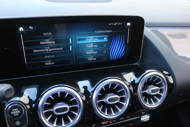 Mercedes-Benz B-KLASSE 200 Aut AMG Pakket AMG NightPakket (Panoramadak Sportleder Navi/Camera Sfeer Trekhaak Full-Led PrivacyGlass Pdc V+A)