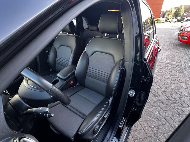 Mercedes-Benz B-KLASSE 180 Business Solution AMG Upgrade Edition | Airco | Navigatie | Achteruitrijdcamera | Sport Int | 18" AMG Velgen | Wegklapbare Trekhaak | 1e Eigenaar!