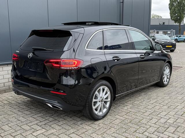 Mercedes-Benz B-KLASSE 250 e 17"/Leder/Panoramadak/Stoel + stuurverwarming/Camera/PDC v+a/Apple Carplay & Android Auto