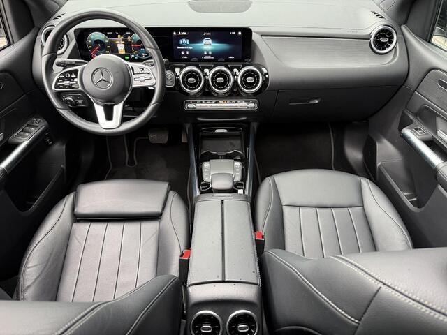 Mercedes-Benz B-KLASSE 250 e 17"/Leder/Panoramadak/Stoel + stuurverwarming/Camera/PDC v+a/Apple Carplay & Android Auto