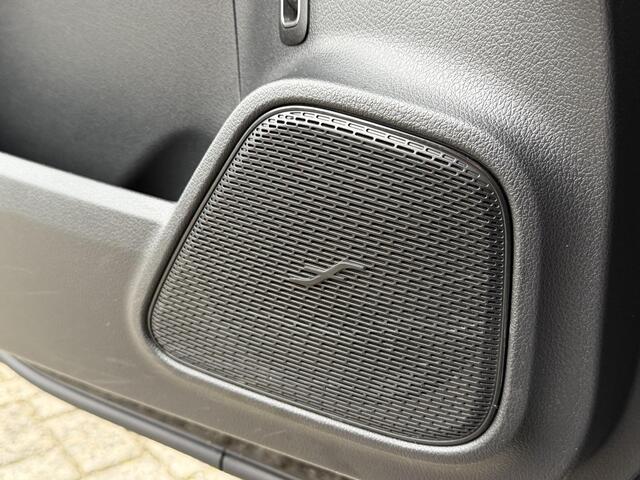 Mercedes-Benz B-KLASSE 250 e 17"/Leder/Panoramadak/Stoel + stuurverwarming/Camera/PDC v+a/Apple Carplay & Android Auto