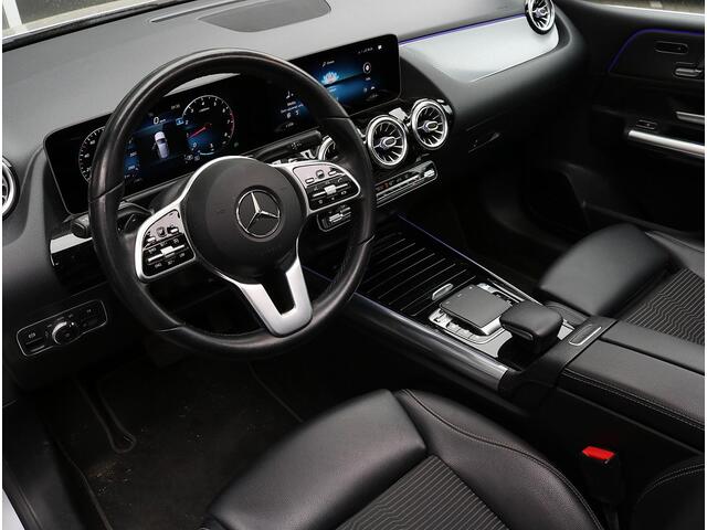 Mercedes-Benz B-KLASSE 180 | Panoramadak | Trekhaak | Sfeerverlichting | Apple Carplay