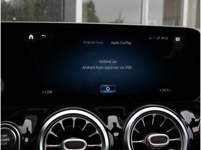 Mercedes-Benz B-KLASSE 180 | Panoramadak | Trekhaak | Sfeerverlichting | Apple Carplay