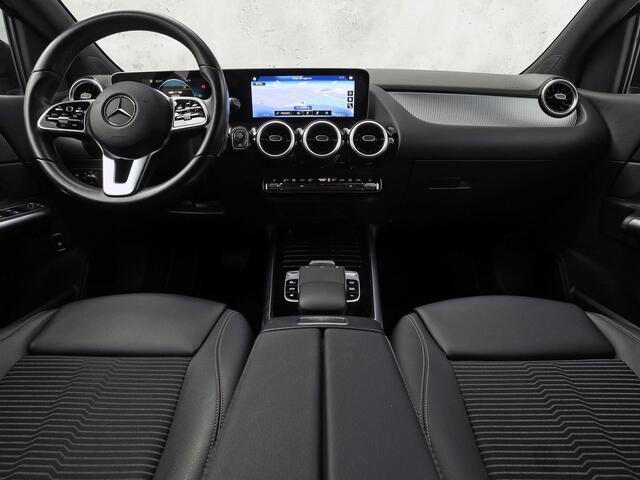 Mercedes-Benz B-KLASSE 200 Business Solution Luxury 163Pk Automaat (GROOT NAVI, LEDER, CAMERA, GETINT GLAS, SPORTSTOELEN, STOELVERWARMING, TREKHAAK, NIEUWE APK, NIEUWSTAAT)