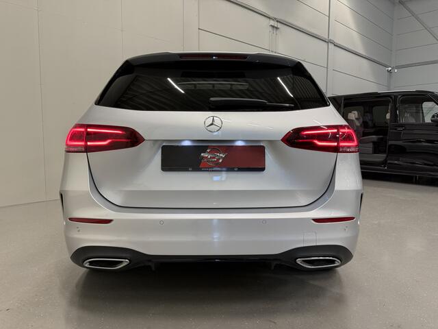 Mercedes-Benz B-KLASSE 200 AMG aut. 58.889KM/PANO/TREKHAAK/MEMORY/LED/CAMERA/CARBON/18" AMG/AMG-SPORT-STOELEN/DODE-HOEK/LANE-ASSIST/EL.A.KLEP/PRIVACY/DONKERE-HEMEL/NIGHT-PAKKET/IRIDIUM-SILVER/UNIEKE AUTO,ABSOLUTE NIEUWSTAAT