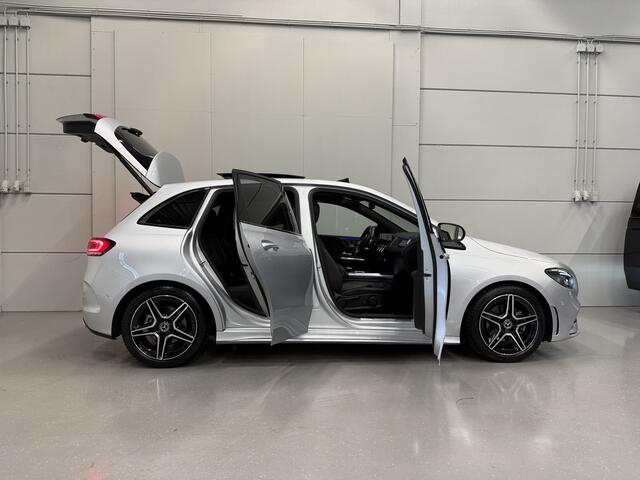 Mercedes-Benz B-KLASSE 200 AMG aut. 58.889KM/PANO/TREKHAAK/MEMORY/LED/CAMERA/CARBON/18" AMG/AMG-SPORT-STOELEN/DODE-HOEK/LANE-ASSIST/EL.A.KLEP/PRIVACY/DONKERE-HEMEL/NIGHT-PAKKET/IRIDIUM-SILVER/UNIEKE AUTO,ABSOLUTE NIEUWSTAAT