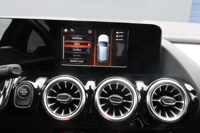 Mercedes-Benz B-KLASSE 250 e Business Solution Luxury Limited | AMG Line | Lichtmetaal | Navigatie | Stoelverwarming