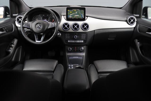 Mercedes-Benz B-KLASSE 180 Automaat | Dealer Onderhouden | Leder | Trekhaak | High Perf. LED | Regensensor | Cruise Control | Privacy Glas | Navigatie |