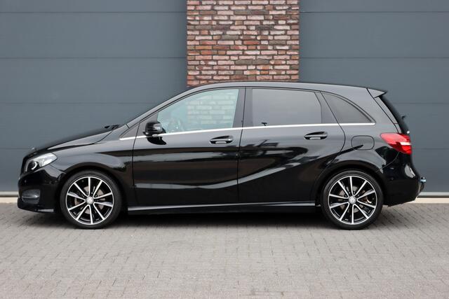 Mercedes-Benz B-KLASSE 180 Automaat | Dealer Onderhouden | Leder | Trekhaak | High Perf. LED | Regensensor | Cruise Control | Privacy Glas | Navigatie |