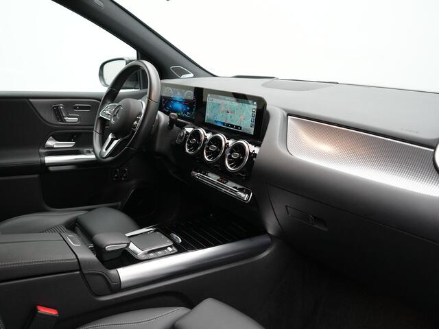 Mercedes-Benz B-KLASSE 250 e Advantage PHEV 218pk Dealer O.H. | Trekhaak Af Fabriek | Adaptive Cruise | Head Up | Burmester Audio | Camera | Lederen Sportstoelen Memory & Verwarmd | BLIS | Apple Carplay | Widescreen Navi | DAB | Plug In Hybrid |