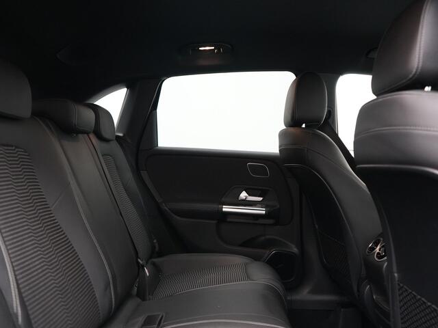 Mercedes-Benz B-KLASSE 250 e Advantage PHEV 218pk Dealer O.H. | Trekhaak Af Fabriek | Adaptive Cruise | Head Up | Burmester Audio | Camera | Lederen Sportstoelen Memory & Verwarmd | BLIS | Apple Carplay | Widescreen Navi | DAB | Plug In Hybrid |