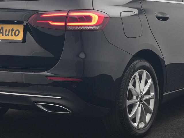 Mercedes-Benz B-KLASSE 250 e Advantage PHEV 218pk Dealer O.H. | Trekhaak Af Fabriek | Adaptive Cruise | Head Up | Burmester Audio | Camera | Lederen Sportstoelen Memory & Verwarmd | BLIS | Apple Carplay | Widescreen Navi | DAB | Plug In Hybrid |