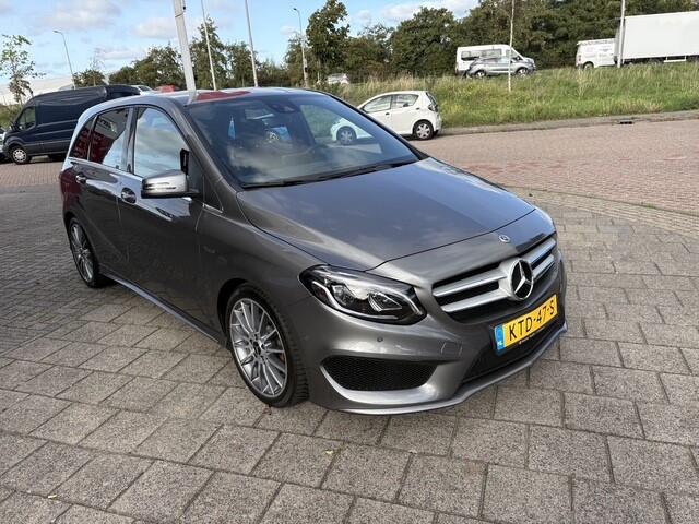 Mercedes-Benz B-KLASSE 200 Prestige | Navi Camera | Cruise | 32.675 km Dealeronderhouden