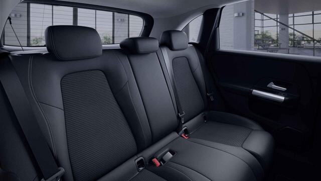 Mercedes-Benz B-KLASSE 200 Business Solution | Trekhaak | Memory | Stoelverwarming | Apple Carplay | Achteruitrijcamera |